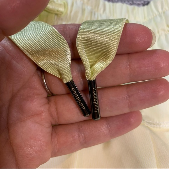 Size 4 Lululemon pale yellow leader of the track active skirt - Picture 6 of 15